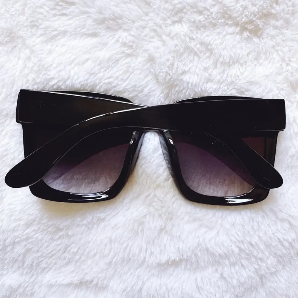 Liora Black Oversized Bold Sunglasses